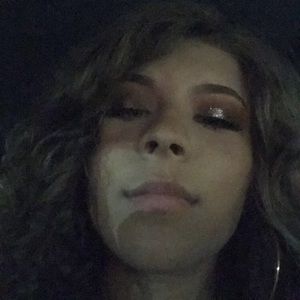 Meet your Posher, Ava